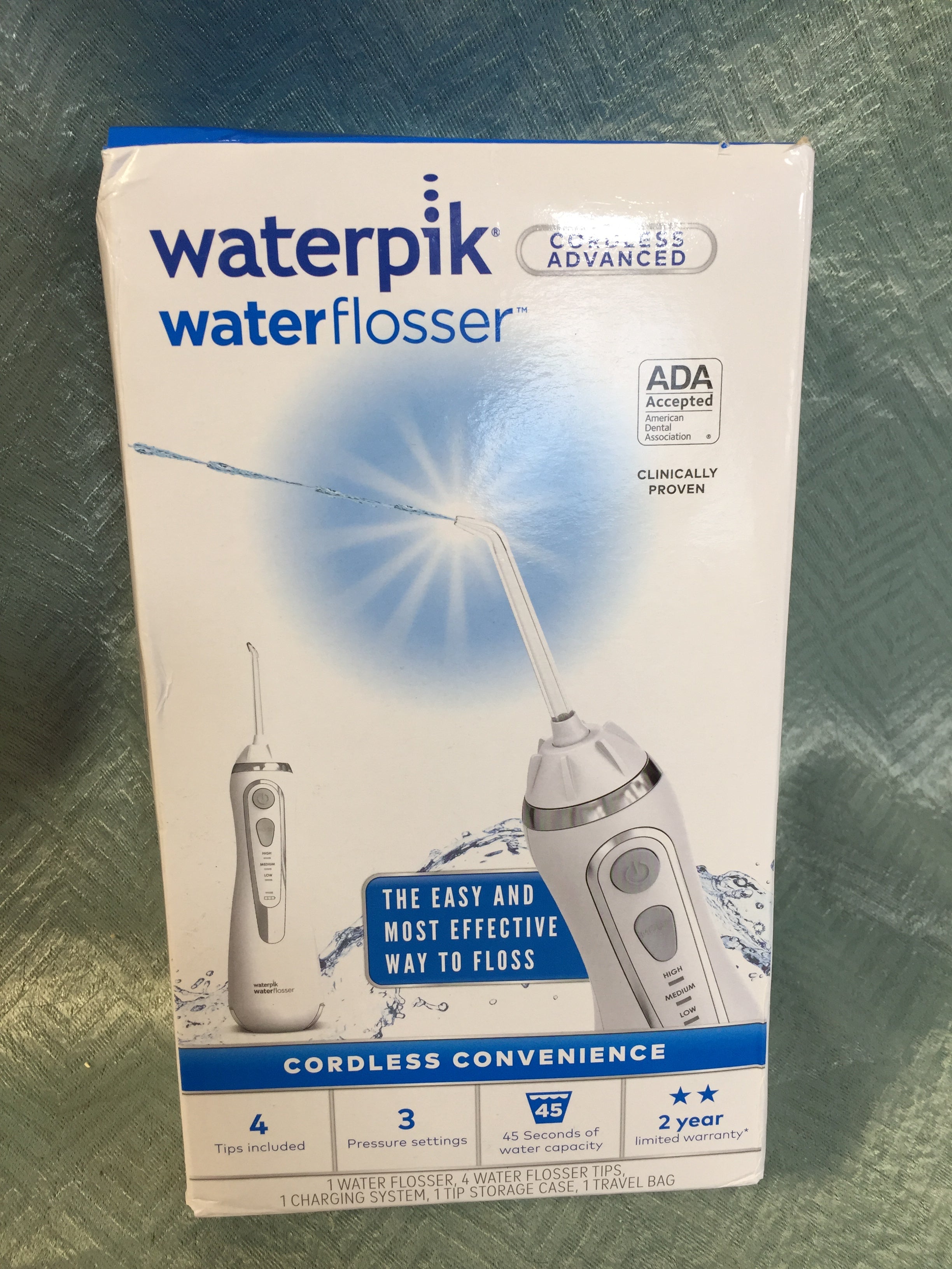 Waterpik Cordless Water Flosser with 4 Tips and Travel Bag - WP-560 **NEW** (7614916329710)
